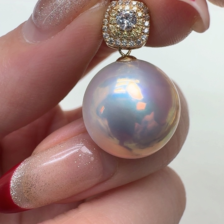 拼合珍珠（马贝珠）颈饰18K金镶嵌