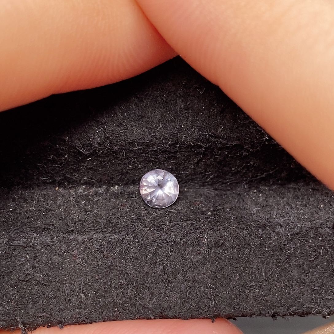 蓝宝石裸石未镶嵌1419号0.56ct无烧小正圆火彩璀璨