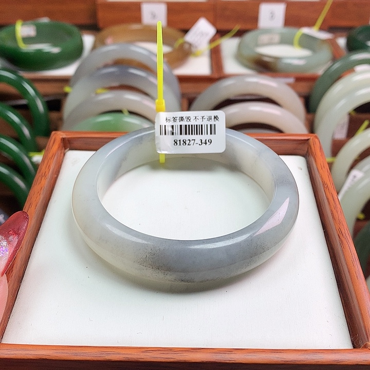 和田玉手镯未镶嵌55