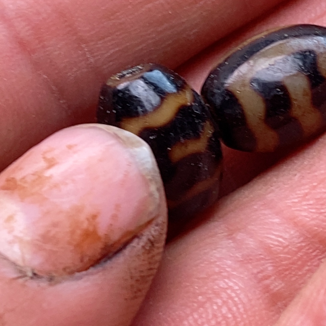 DIY琉璃珠子的颜色是蓝色的