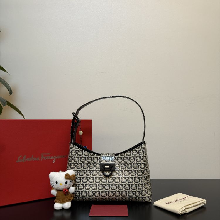 95新/菲拉格慕/C8858269774/[MQR1206B006]