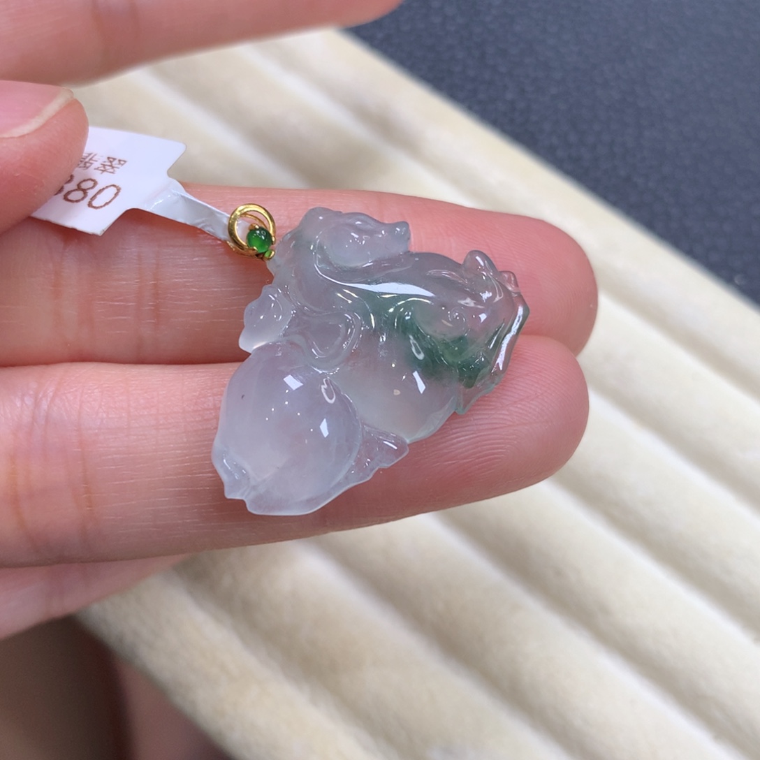 颈饰18K金镶嵌翡翠