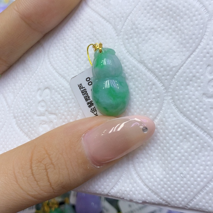 颈饰18K金镶嵌翡翠