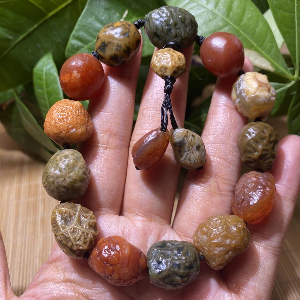 天然阿拉善戈壁石 血脉筋脉 油润 