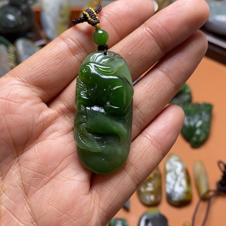 和田玉颈饰未镶嵌