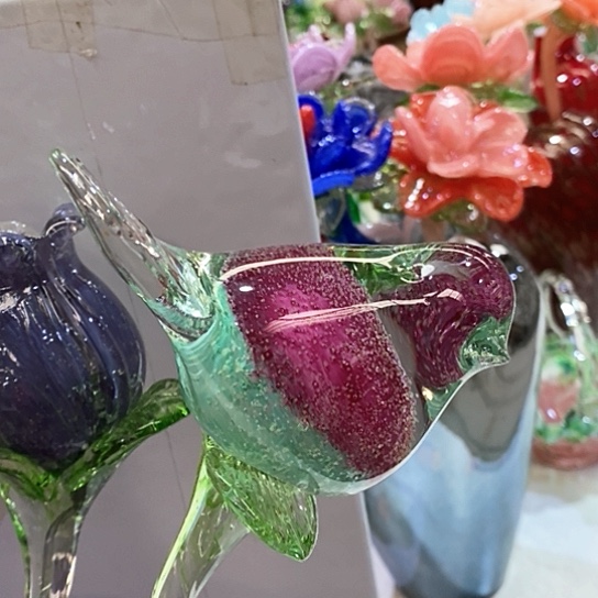 琉璃花瓶高45厘米宽9厘米