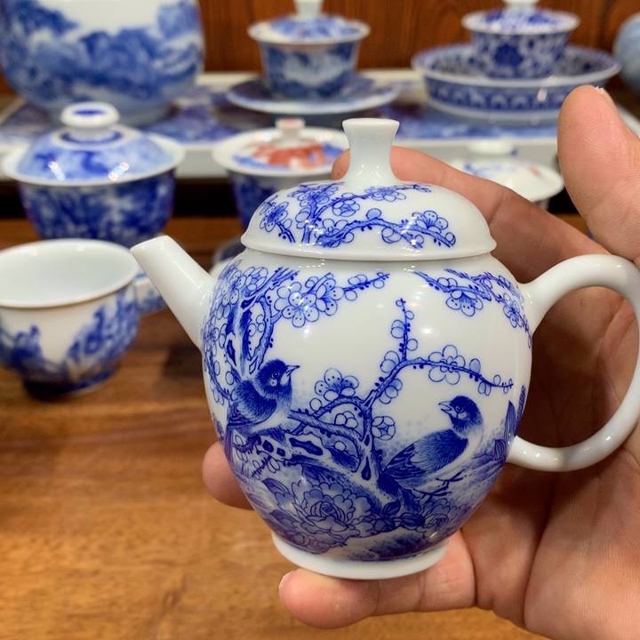 青花福利喜上眉梢