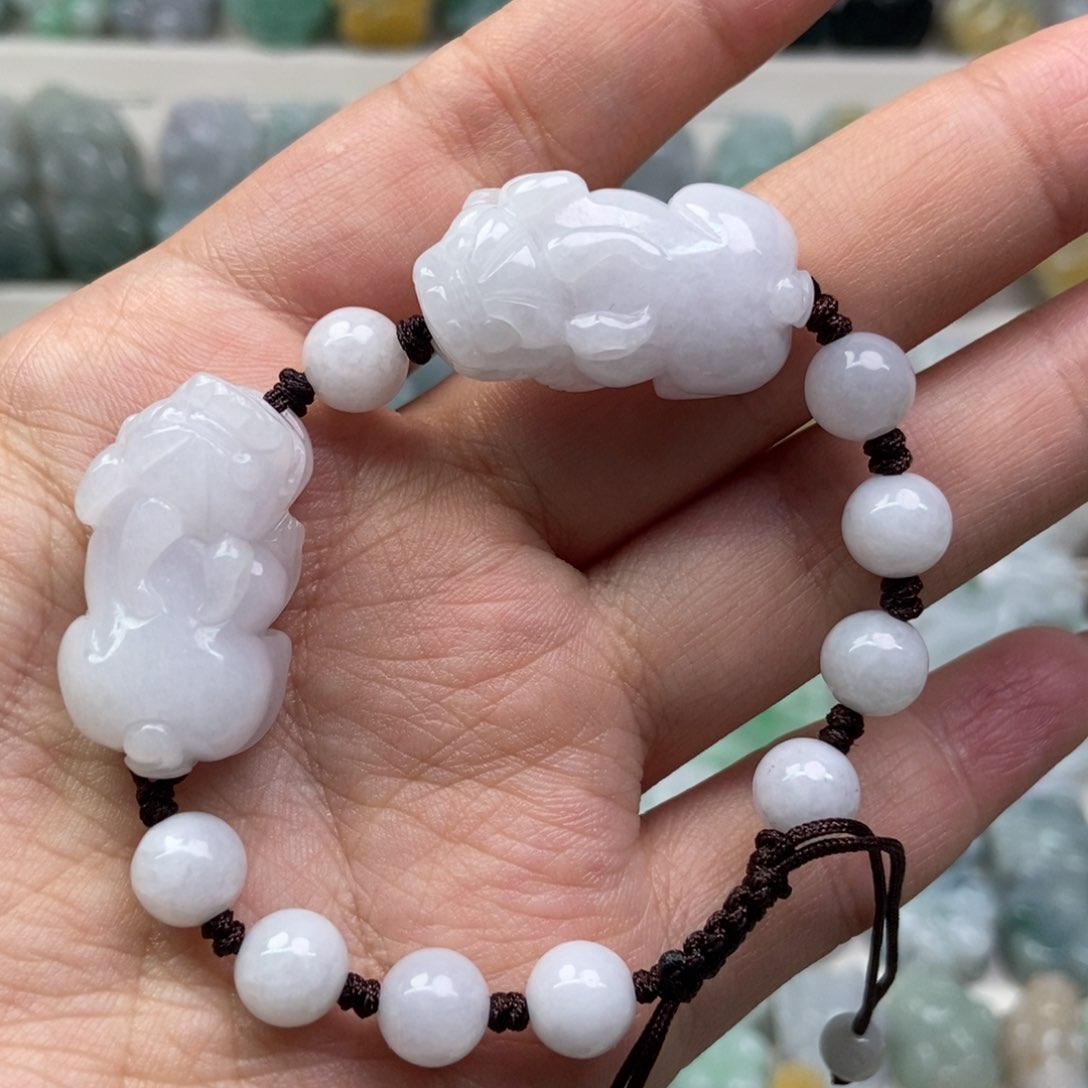 翡翠吊坠(赠链)未镶嵌手绳