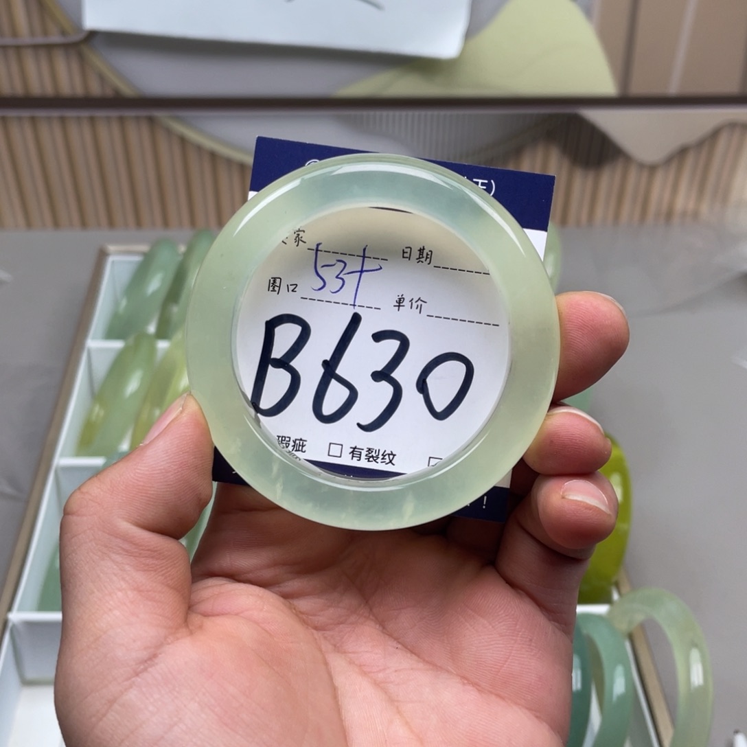 岫玉手镯手镯未镶嵌