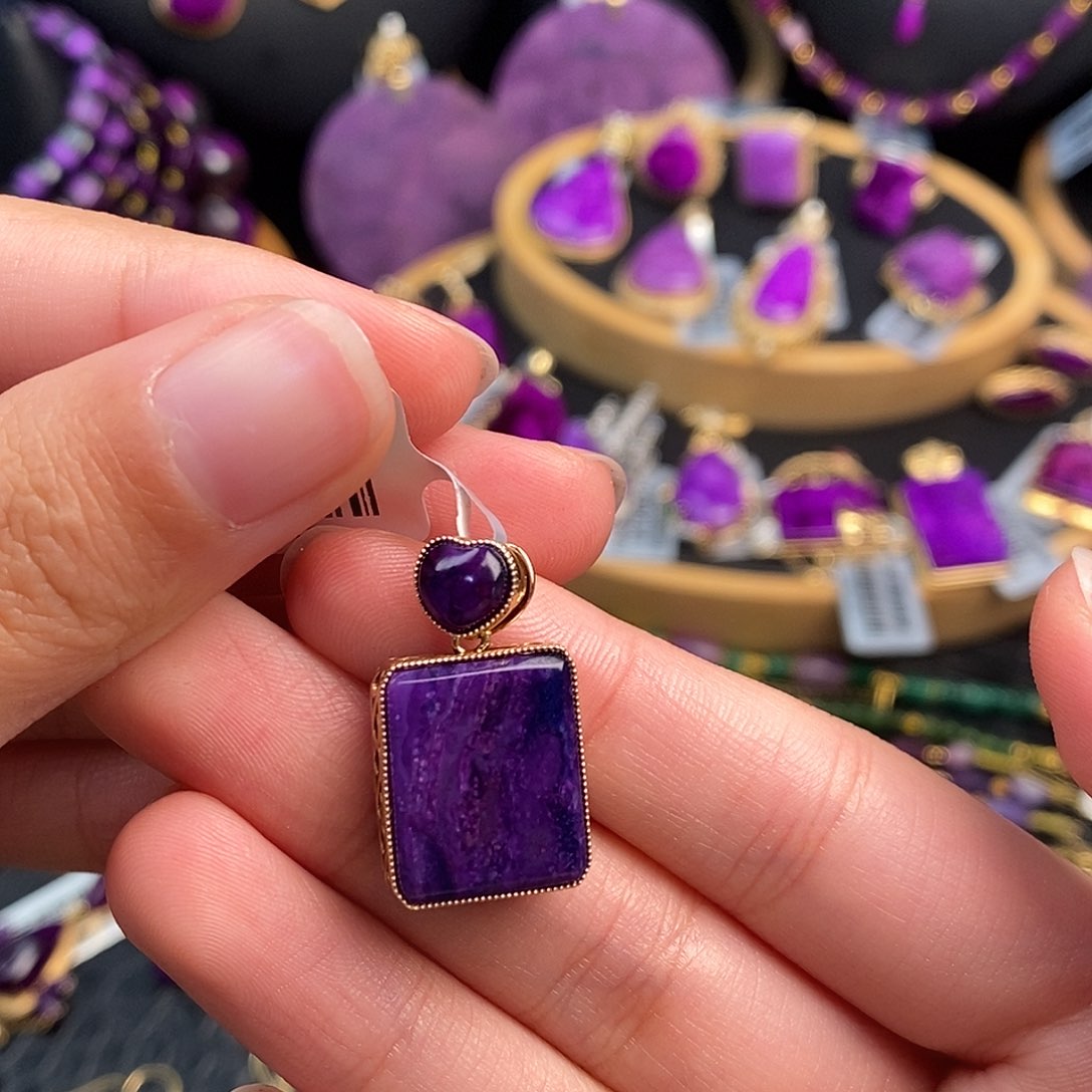 苏纪石（舒俱来）吊坠18K金镶嵌