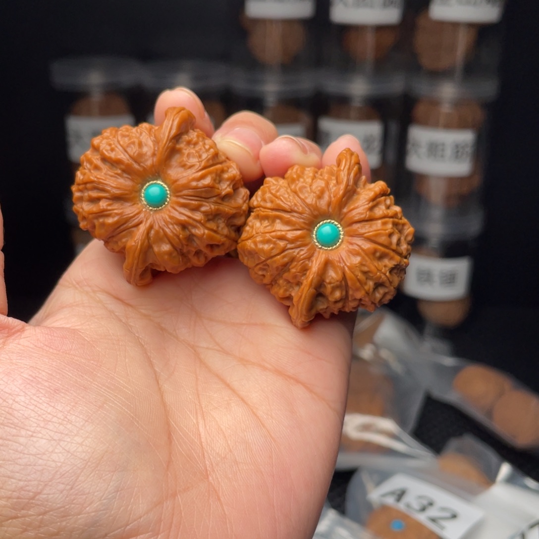 文玩核桃把件42血麒麟