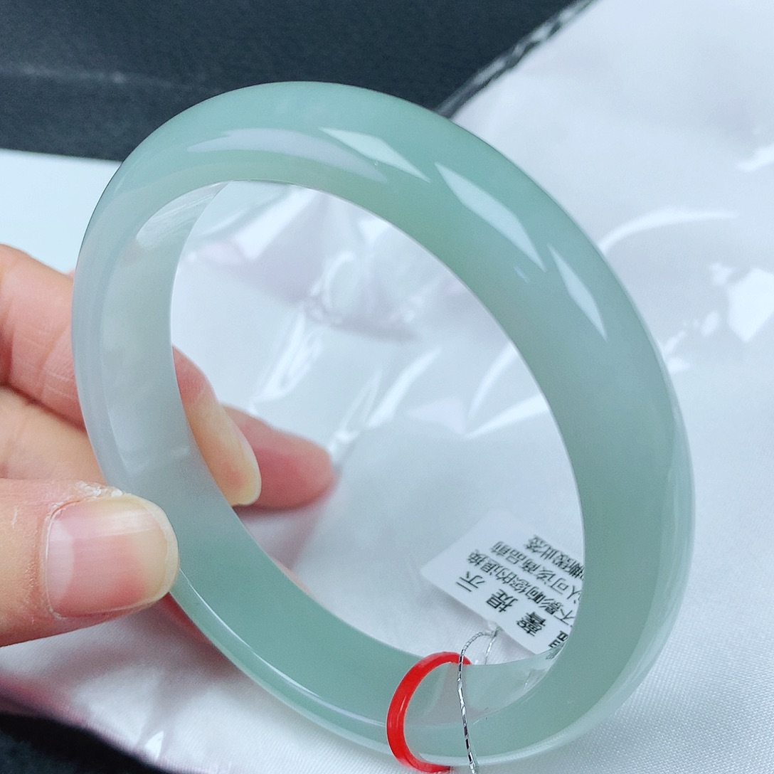 翡翠手镯未镶嵌58圈