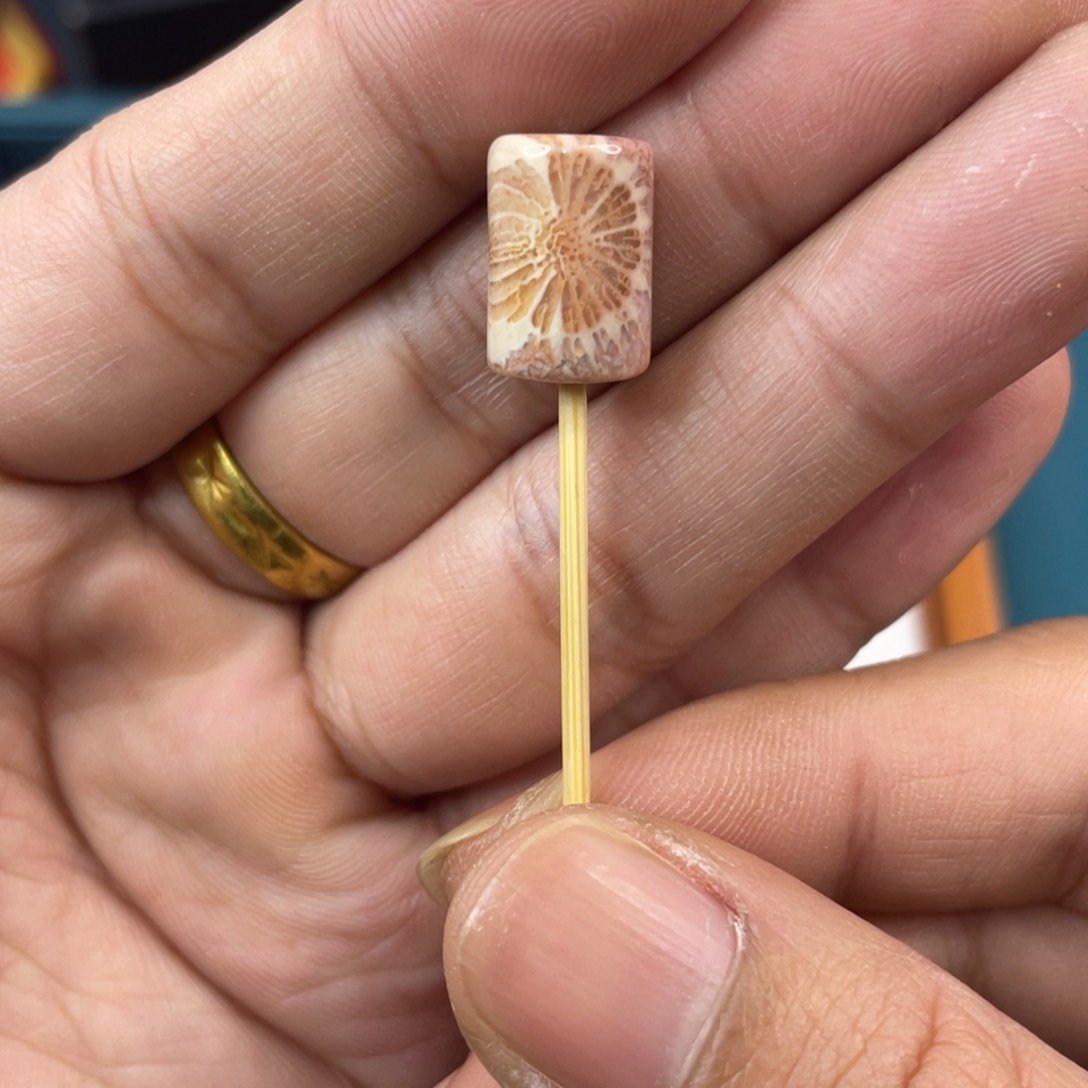 未镶嵌手镯硅化玉