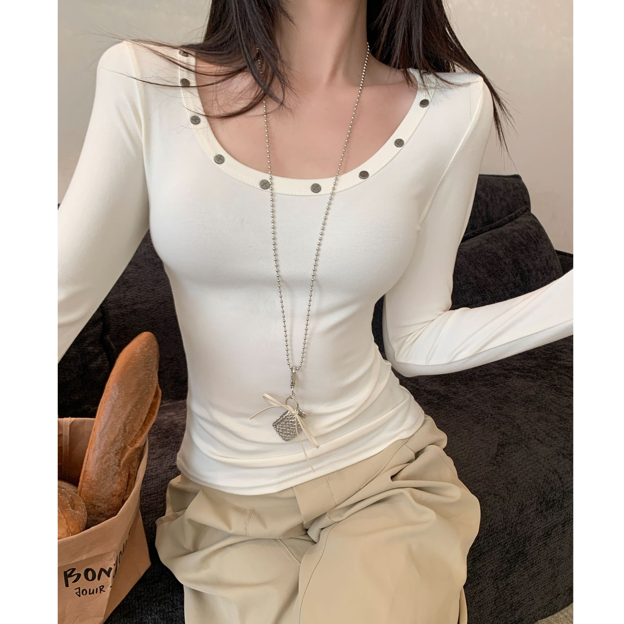 铆钉设计感纯欲辣妹U领长袖 t恤女秋冬新款显瘦内搭打底衫上衣女