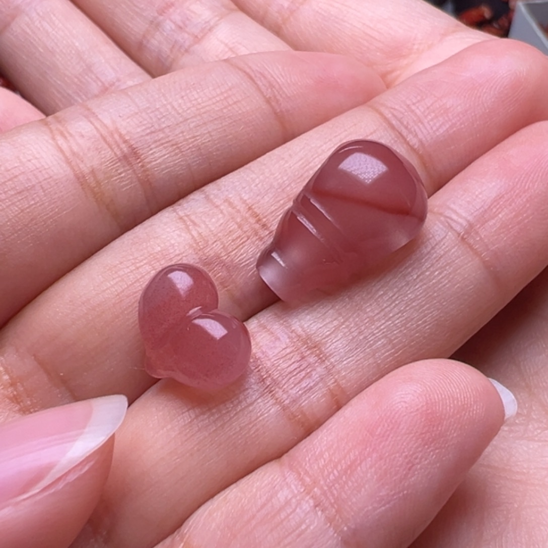 财***通南红玛瑙未镶嵌珠宝奇石