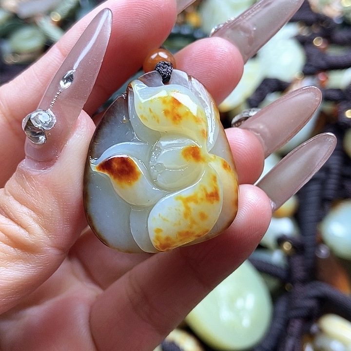 和田玉颈饰未镶嵌