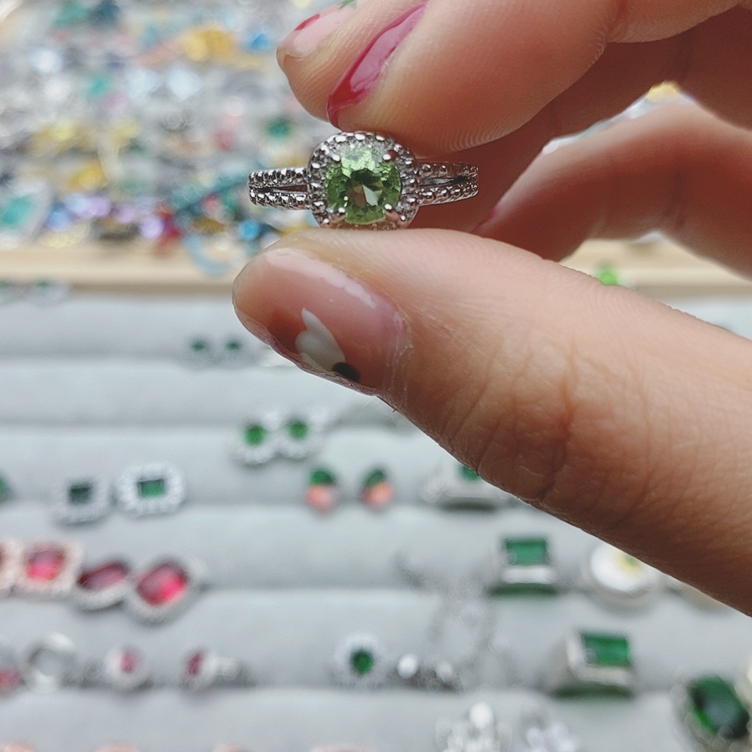 【闪购商品】托帕石耳饰银S925镶嵌