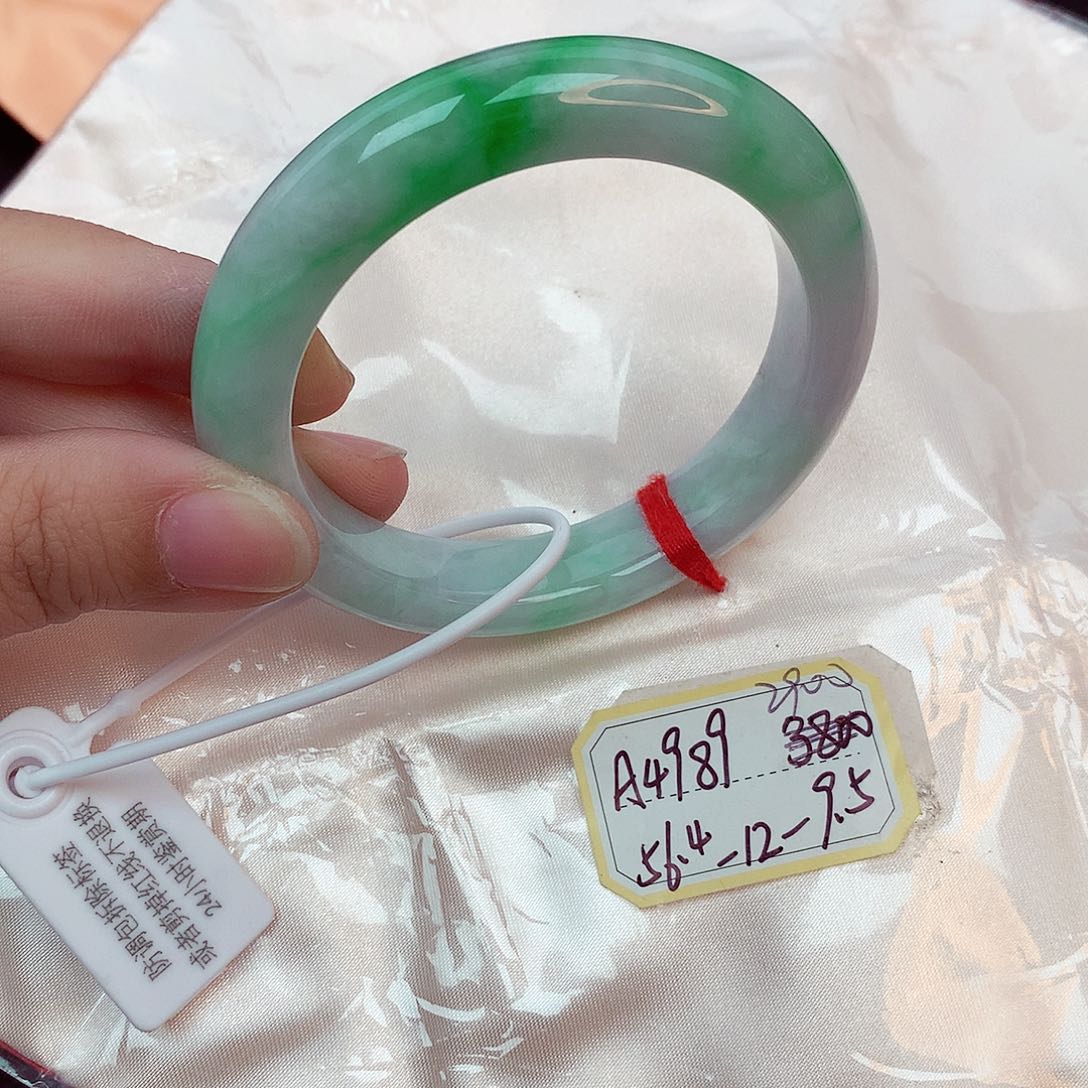 翡翠未镶嵌手镯缅甸翡翠