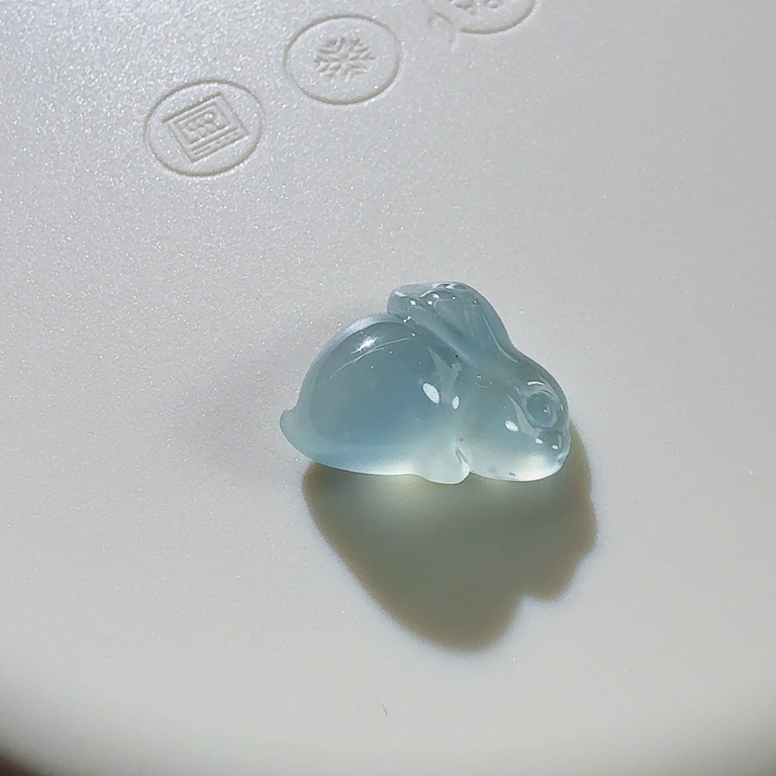翡翠颈饰未镶嵌兔子
