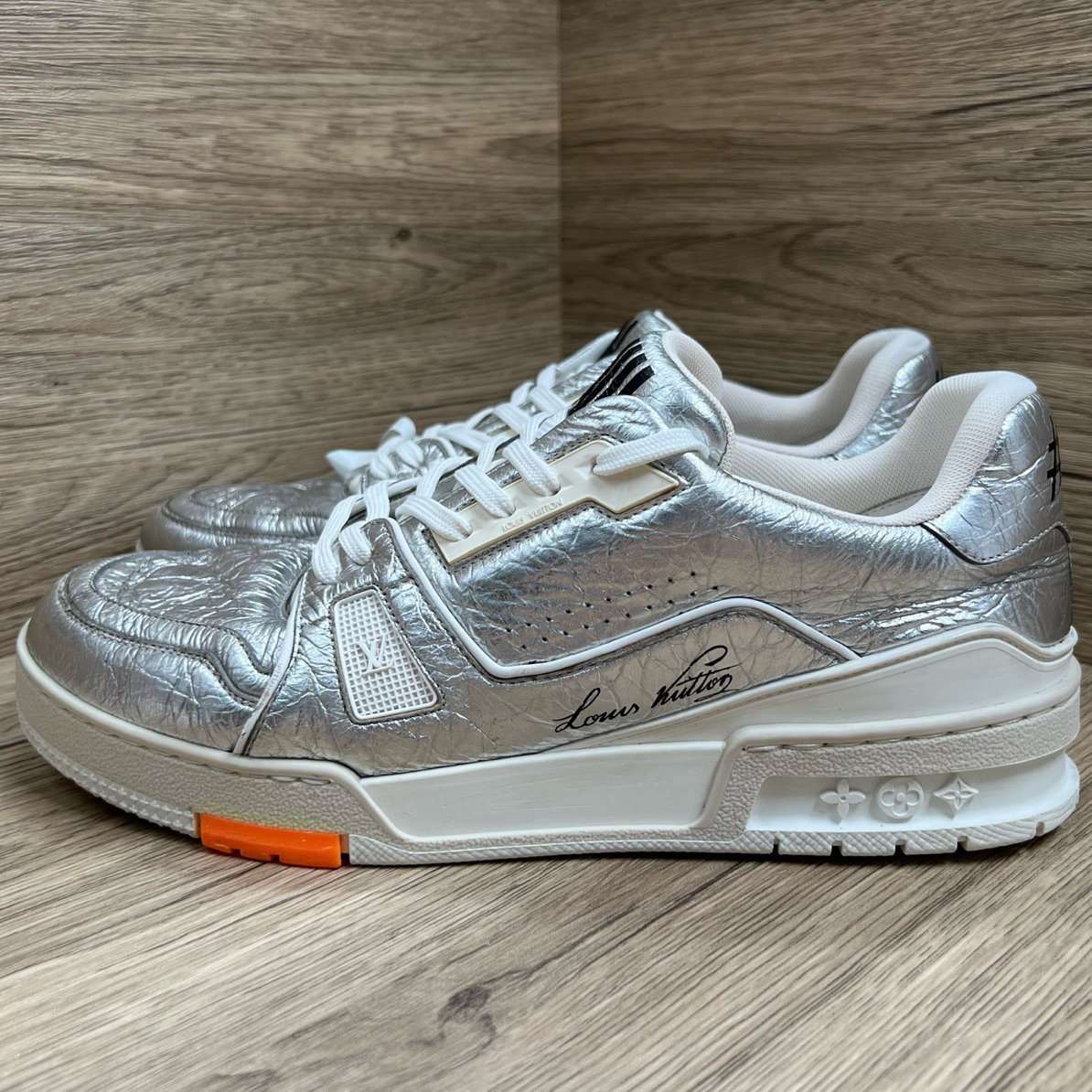 90新 LouisVuitton/路易威登 Trainer 银橙锡纸板鞋 41码