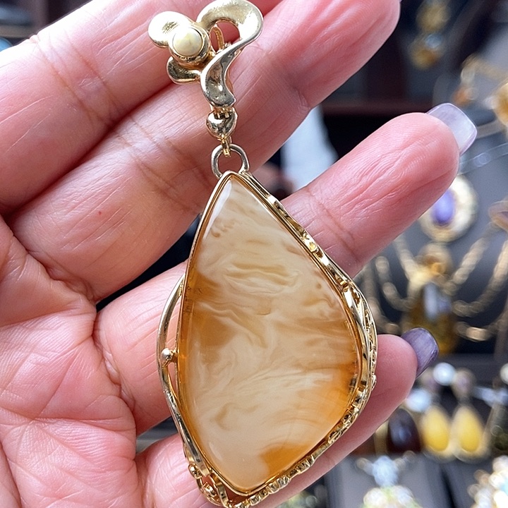 琥珀颈饰银S925镶嵌吊坠