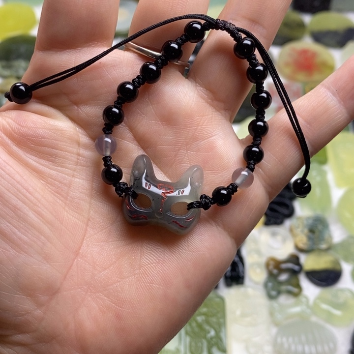 蛇纹石玉颈饰合金