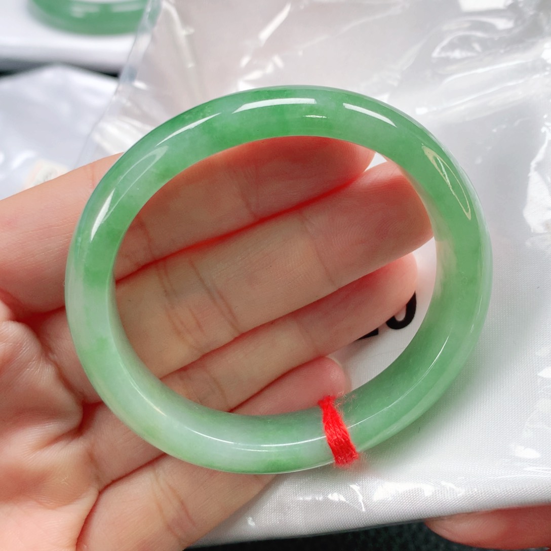 未镶嵌手镯翡翠52贵妃