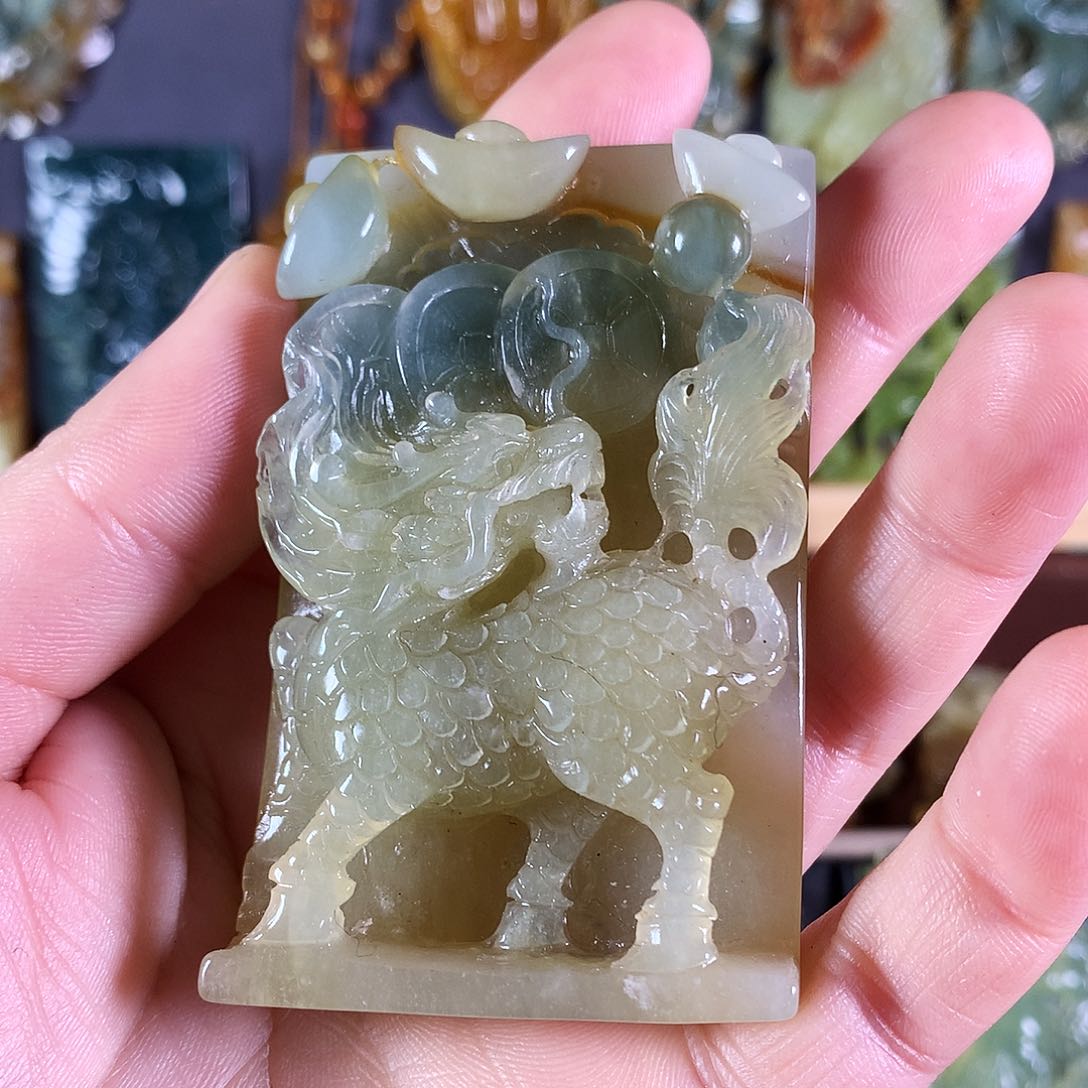 岫玉吊坠(赠链)未镶嵌木****锅