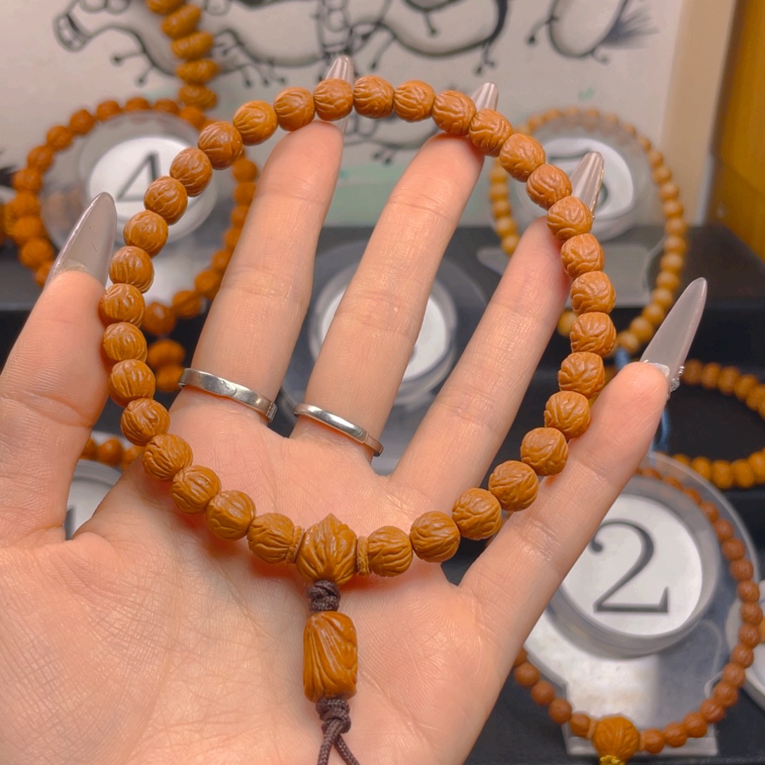 x***孩文玩核桃吊坠0.88888888