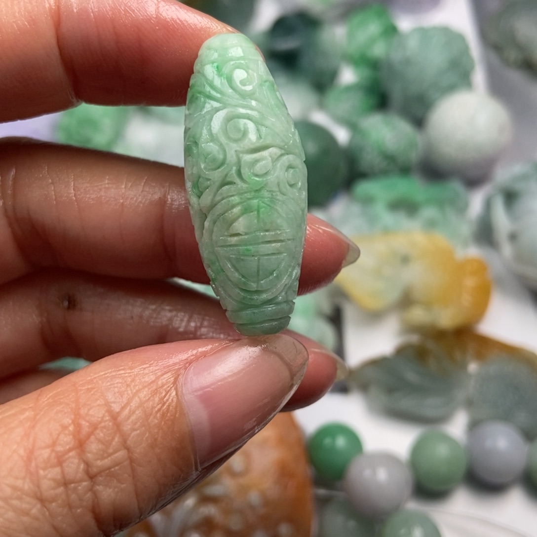 定制翡翠未镶嵌翡翠