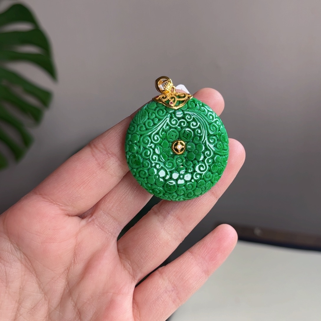 【闪购商品】翡翠吊坠(赠链)未镶嵌 福利