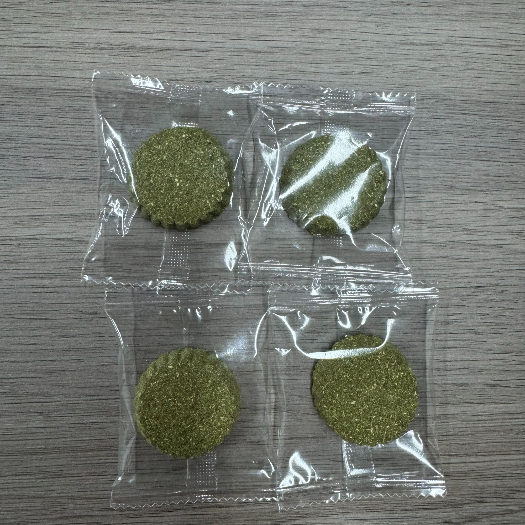 炫耀仓鼠磨牙草饼4块