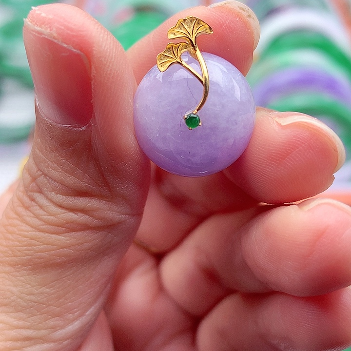 翡翠颈饰18K金镶嵌翡翠