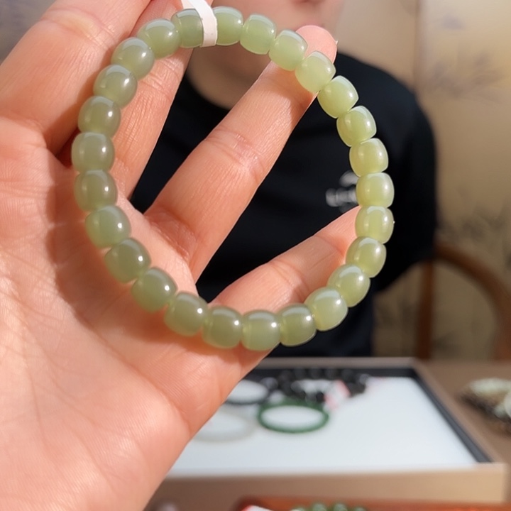 和田玉颈饰未镶嵌18