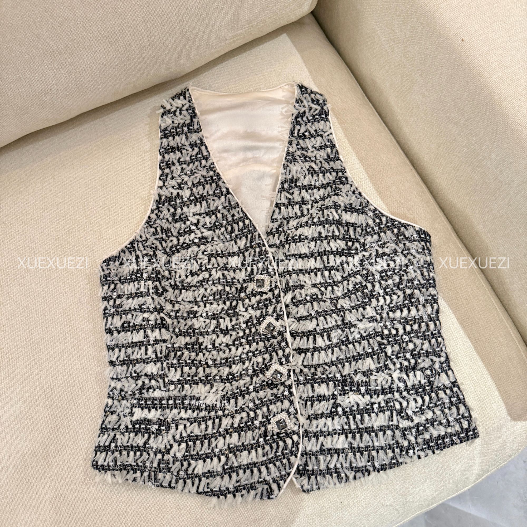 XUEXUE丨小香风流苏金丝条纹无袖马甲外套GD25-BX428