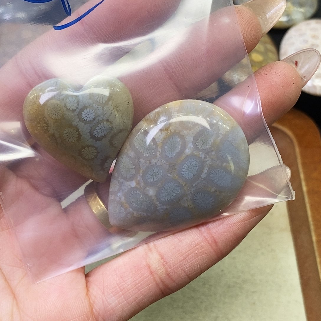 硅化玉颈饰合金大****者