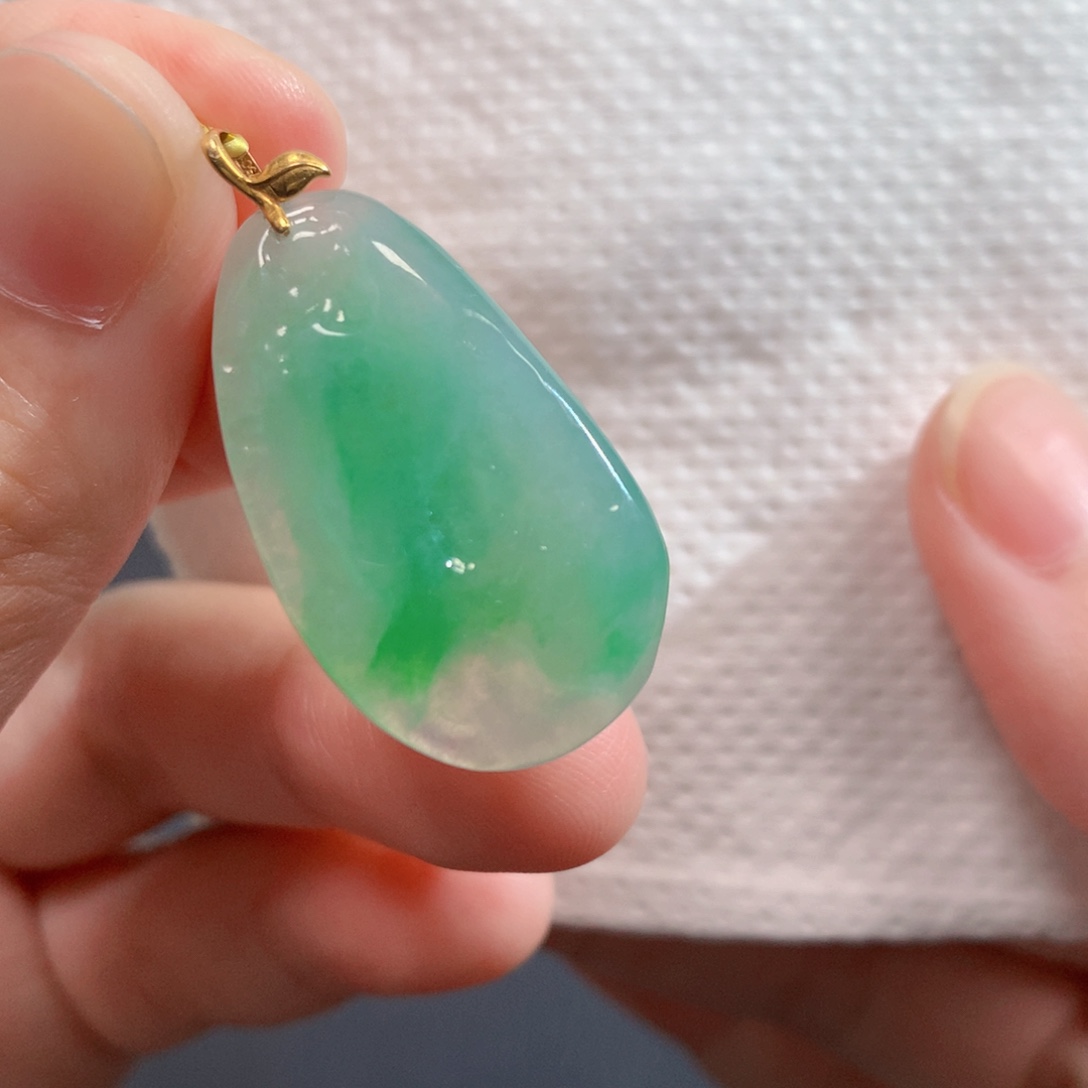 翡翠未镶嵌吊坠(不含链)699