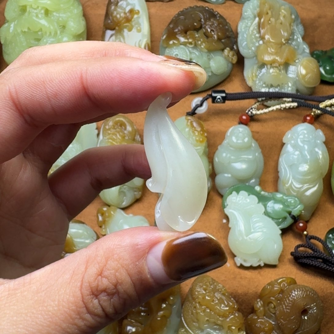 和田玉颈饰未镶嵌