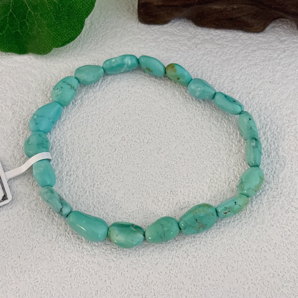 688天然绿松石糖豆手串6mm左右，重量含签约8.8g