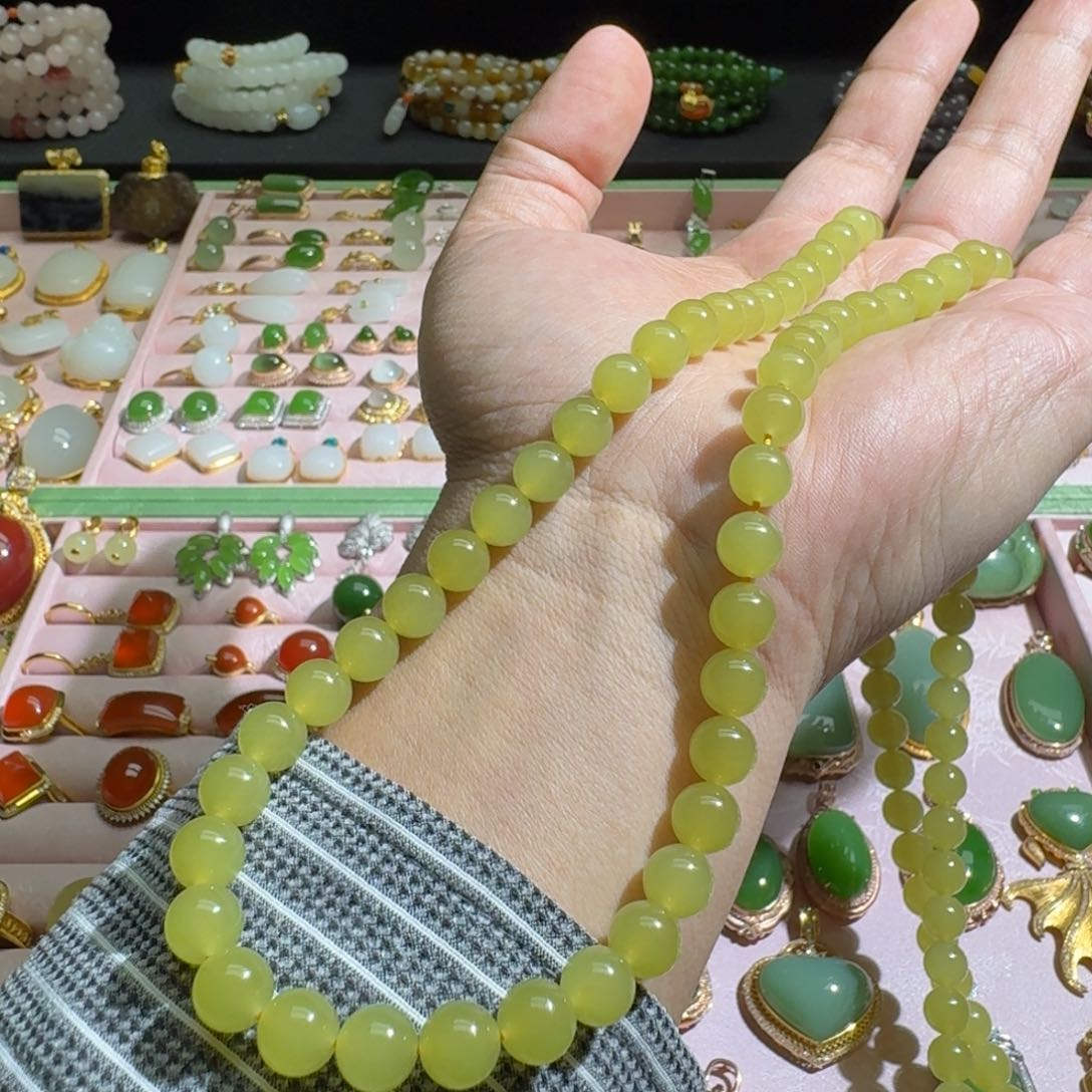 和田玉珠链未镶嵌鸡油黄8mm项链