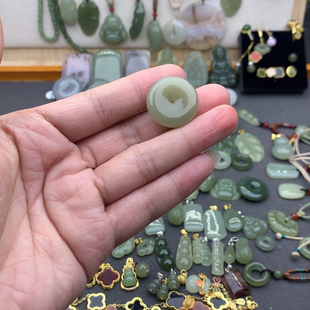 和田玉吊坠(不含链)未镶嵌