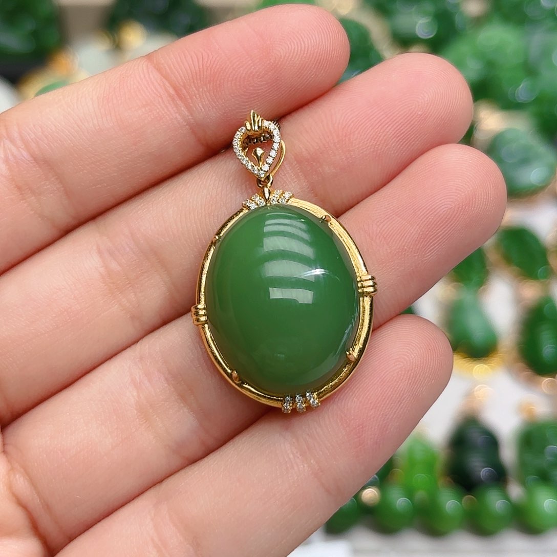 和田玉（碧玉）颈饰18K金镶嵌