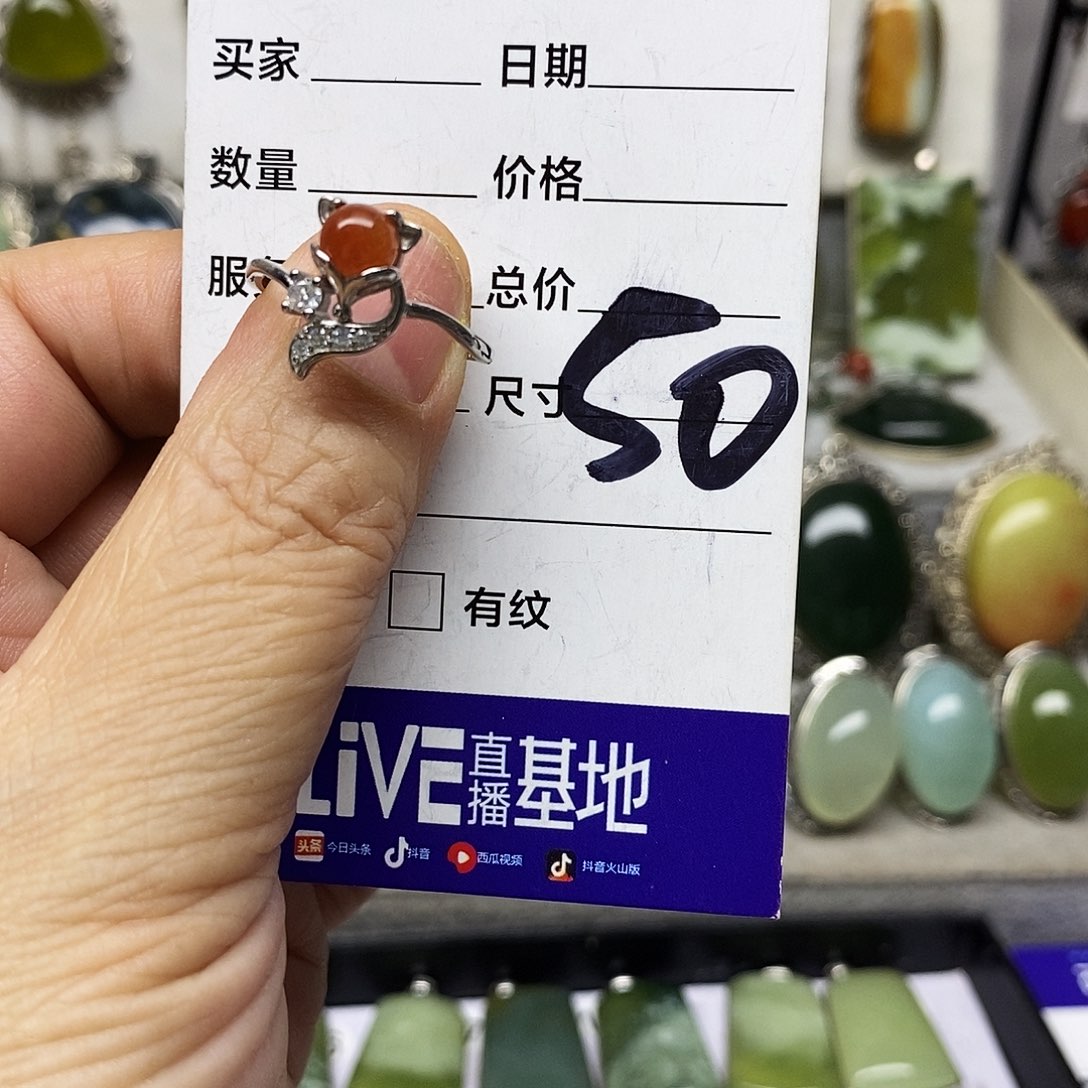 狮***人蛇纹石玉银S925镶嵌吊坠