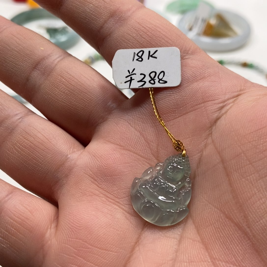 翡翠未镶嵌颈饰翡翠