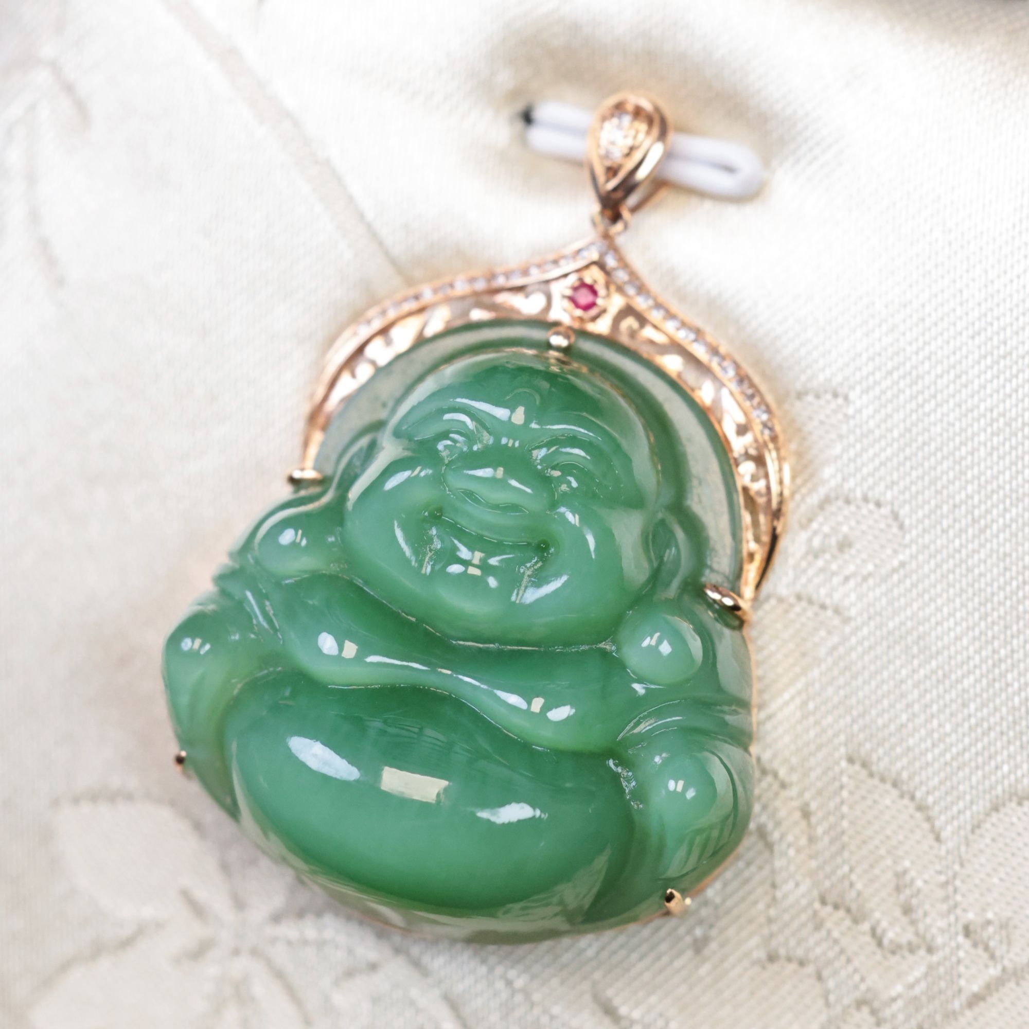 【一源珠宝】和田玉碧玉猫眼佛公吊坠18k金镶嵌