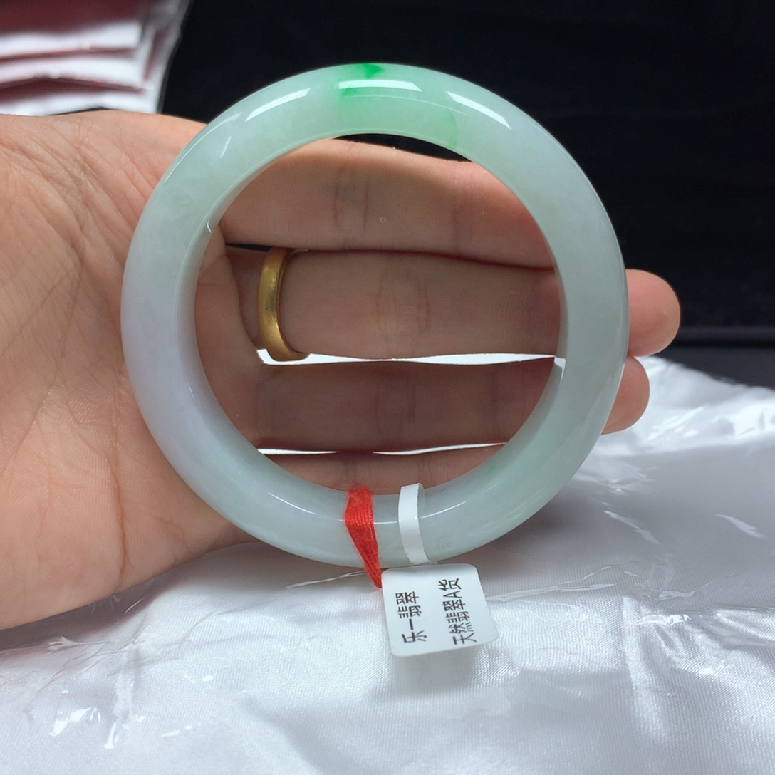 翡翠未镶嵌手镯（圆镯）58