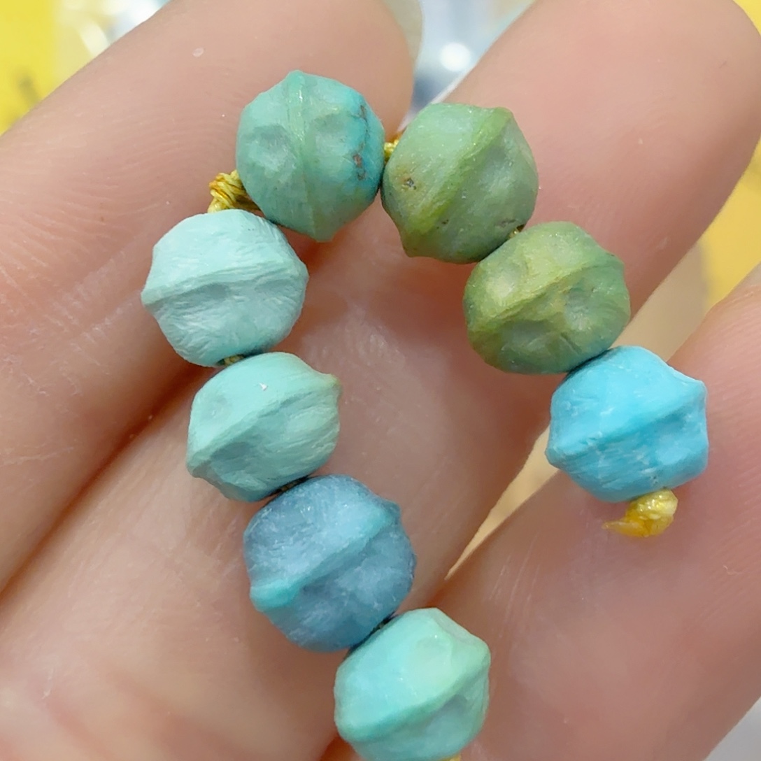 绿松石未镶嵌珠宝奇石