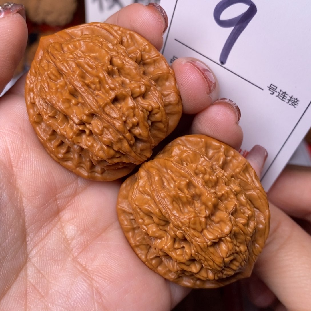 文玩核桃把件9虎头3.8