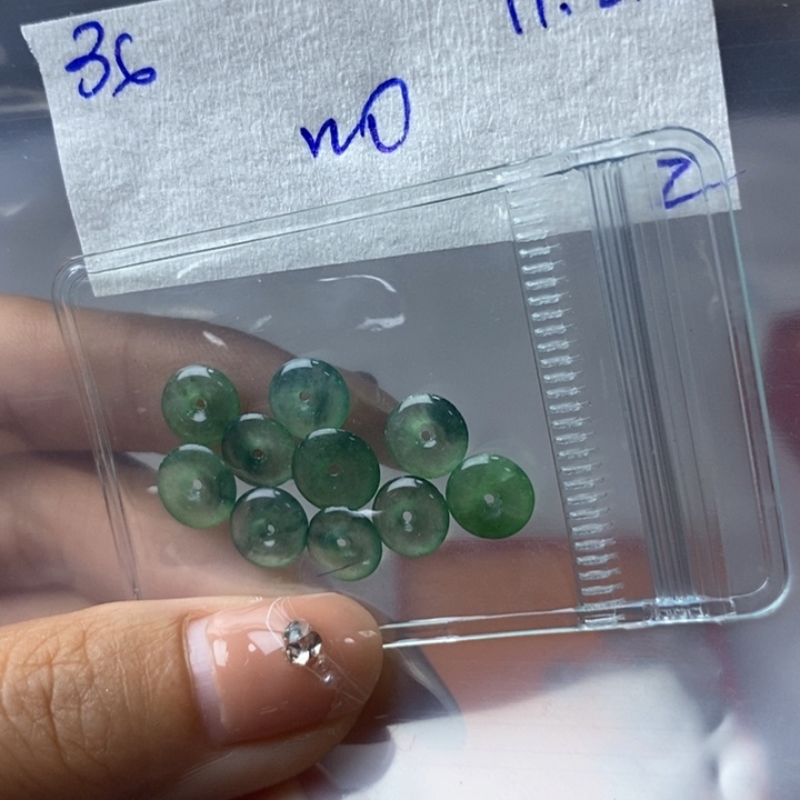 维***奶定制翡翠未镶嵌不退