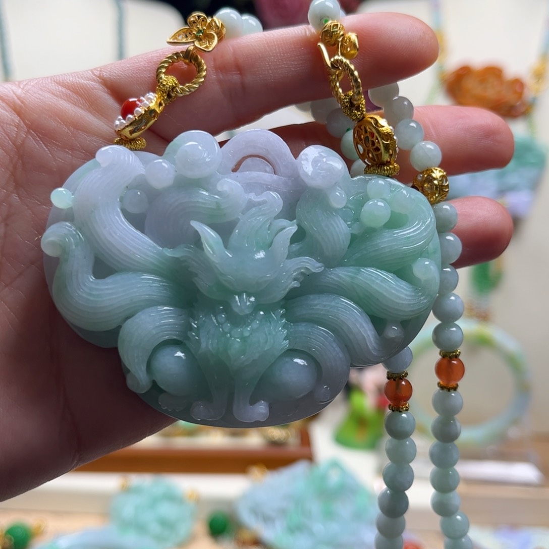 翡翠颈饰未镶嵌天然翡翠